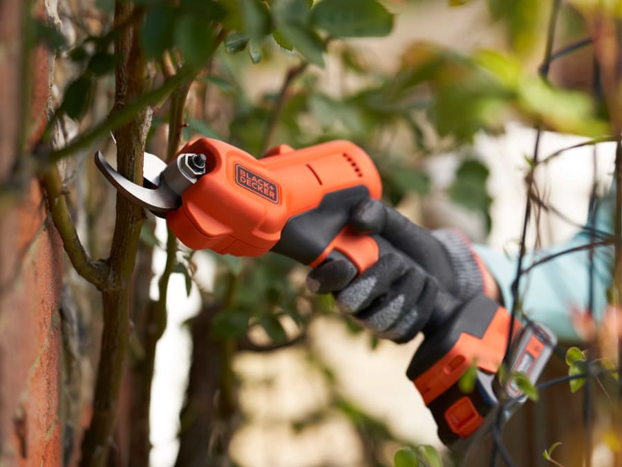 Black + Decker BCPP18D1 18V Pruner with 1 × 2.0Ah Battery