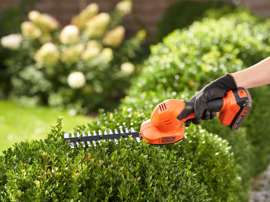 Black + Decker BCSS18D1GB 18V Shear Shrubber with 1 × 2.0Ah Battery