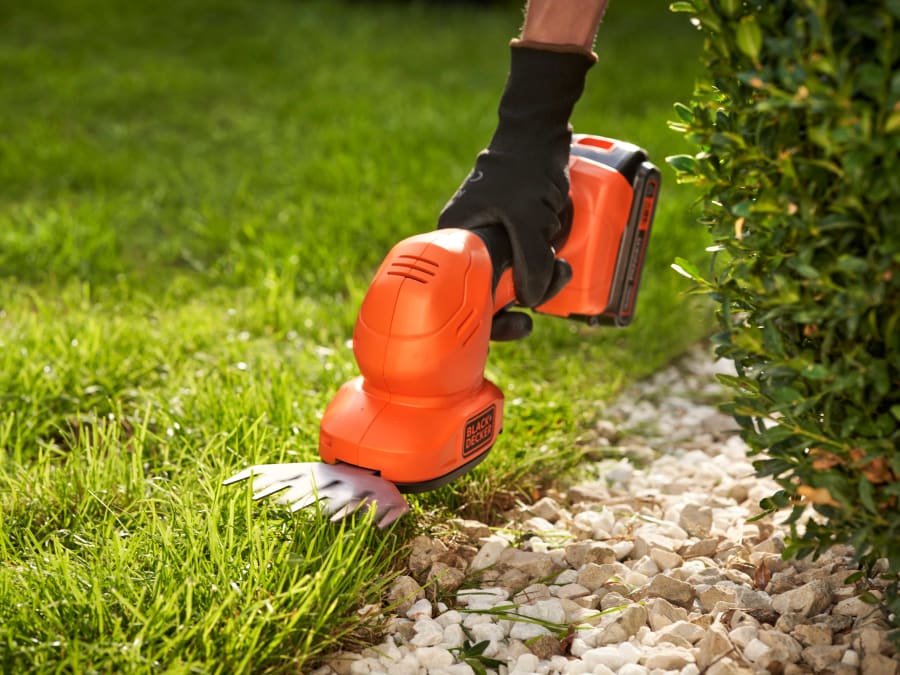 Black + Decker BCSS18D1GB 18V Shear Shrubber with 1 × 2.0Ah Battery