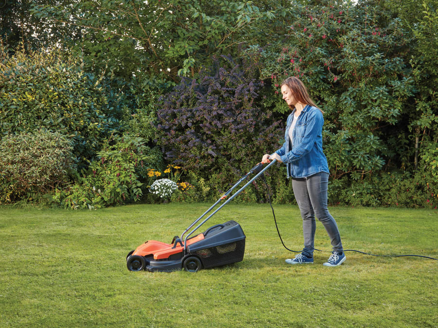 Black + Decker BEMW451GB 1200W 32cm Electric Lawnmower