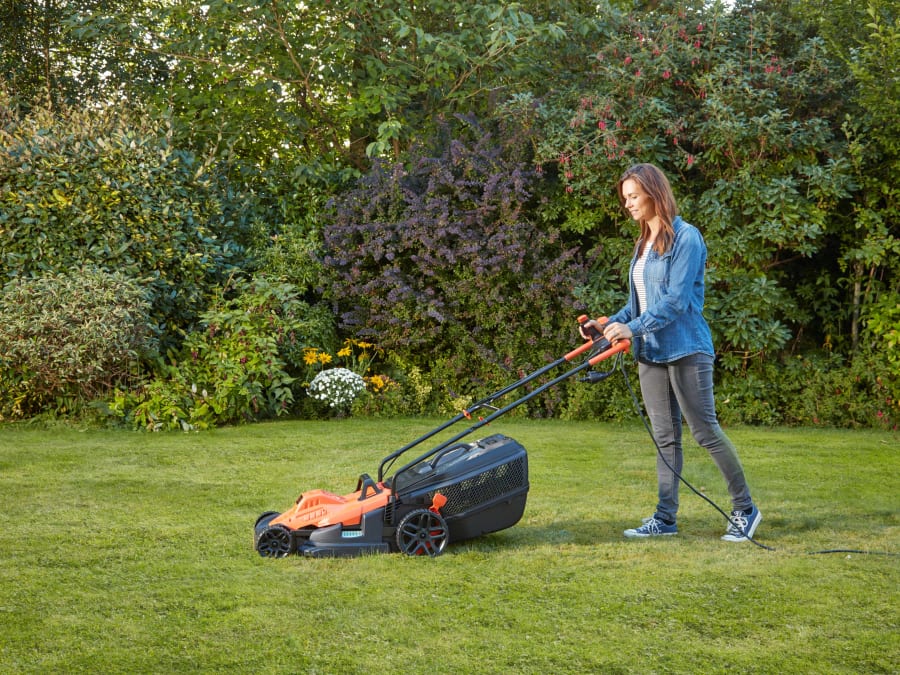 Black + Decker BEMW481BHGB 1800W 42cm Lawnmower with Bike Handle