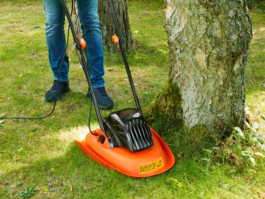Black + Decker BEMWH551GB 30cm 1200W Electric Hover Mower