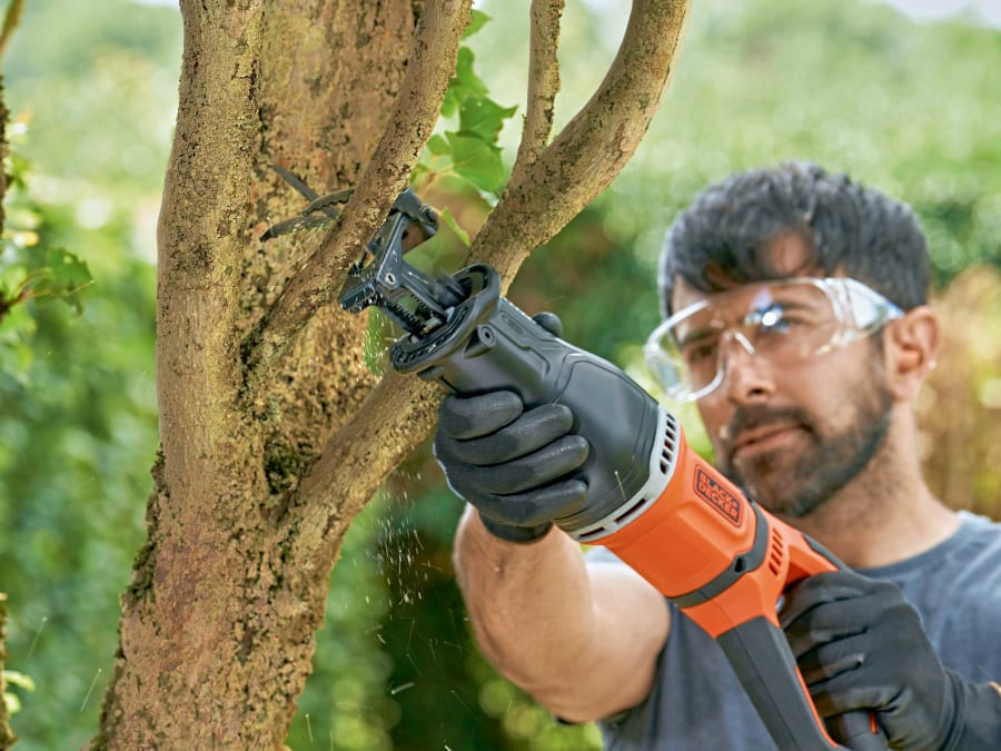 Black + Decker BES301GB 750W 240V Reciprocating Saw