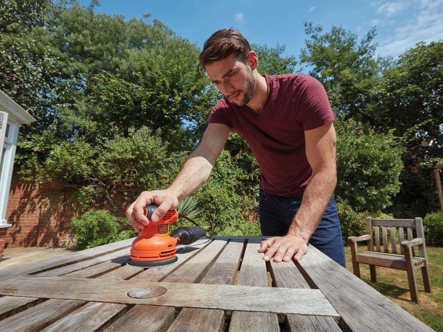 Black + Decker BEW210GB Random Orbital Sander 230W