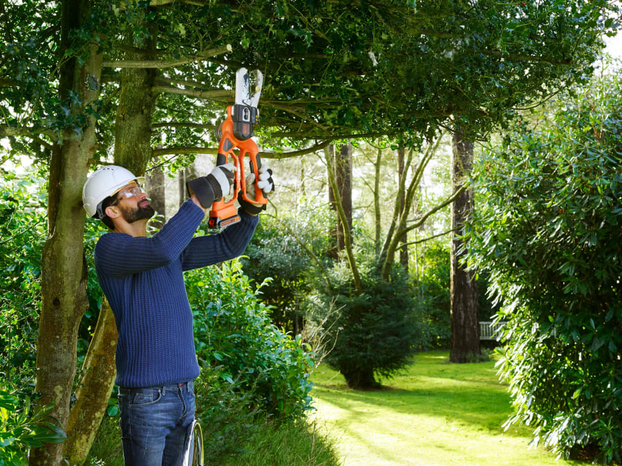 Black + Decker GKC1000LGB 18V Alligator Lopper with 1 × 2.0Ah Battery