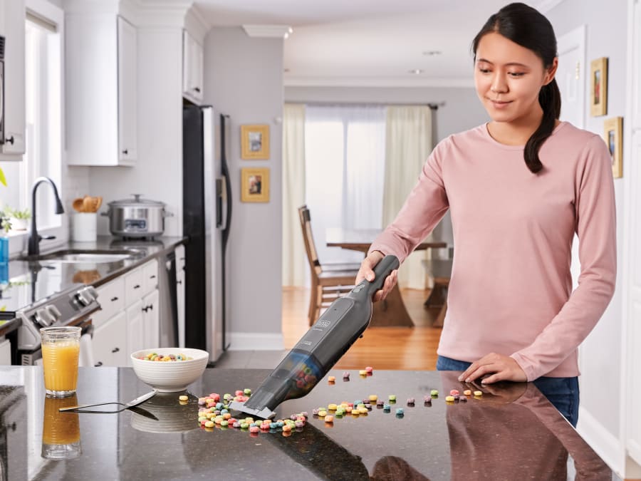 Black + Decker HLVC320B11 12V Slim Dustbuster