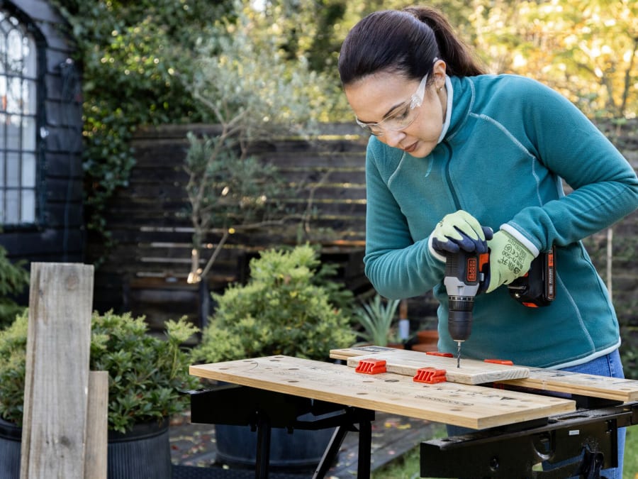 Black + Decker WM825XJ Workmate 825 Deluxe Workbench with Vertical Clamping