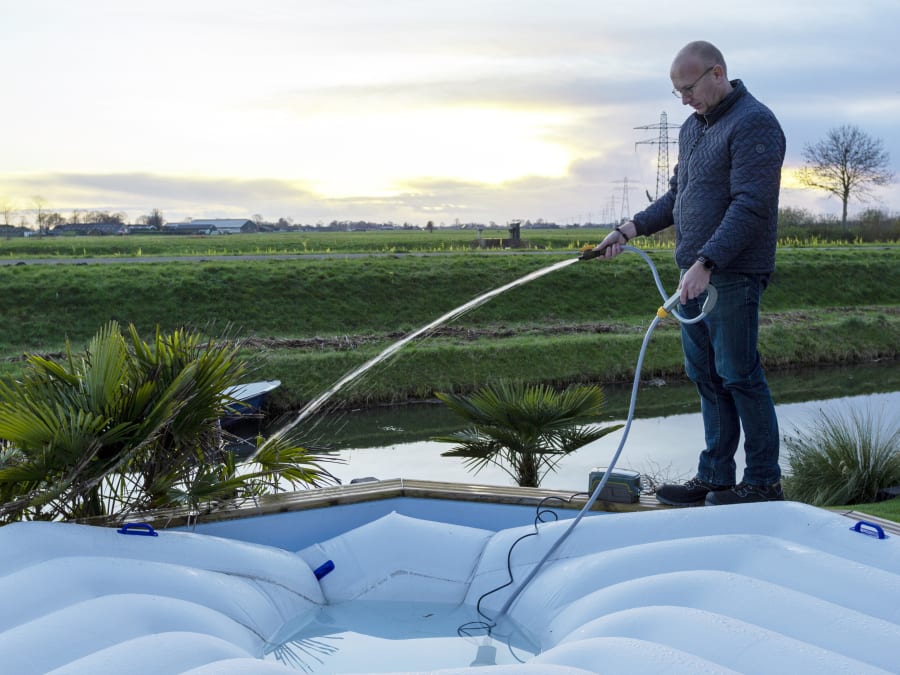 Batavia 7064056 18V MAXXPACK Water Pump Bare Unit