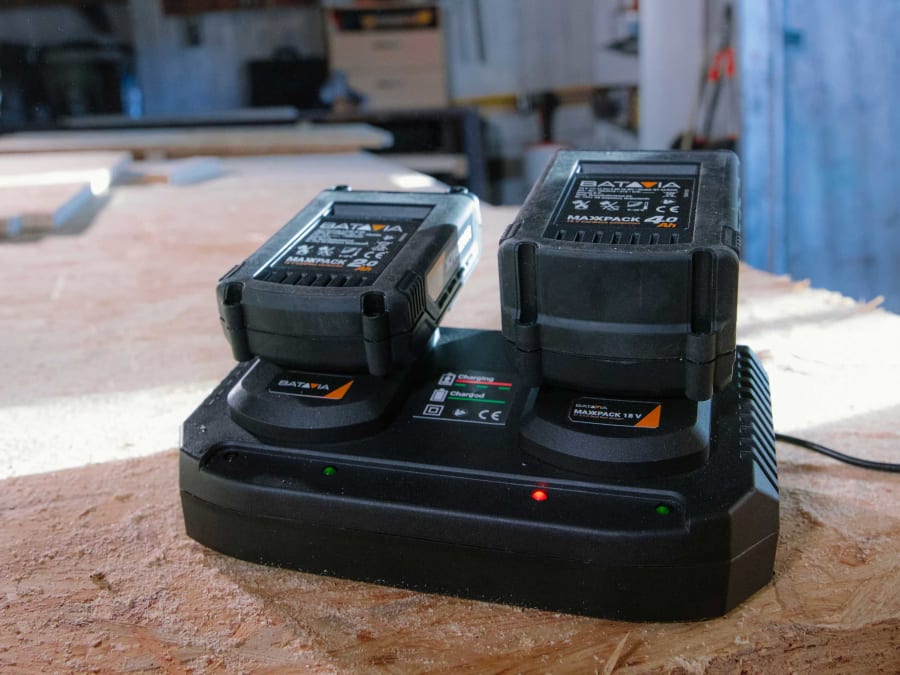 Batavia 7064162 MAXXPACK Li-ion Dual Charger 240V