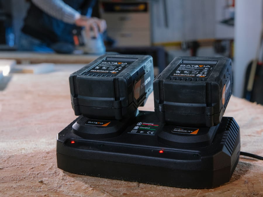 Batavia 7064162 MAXXPACK Li-ion Dual Charger 240V