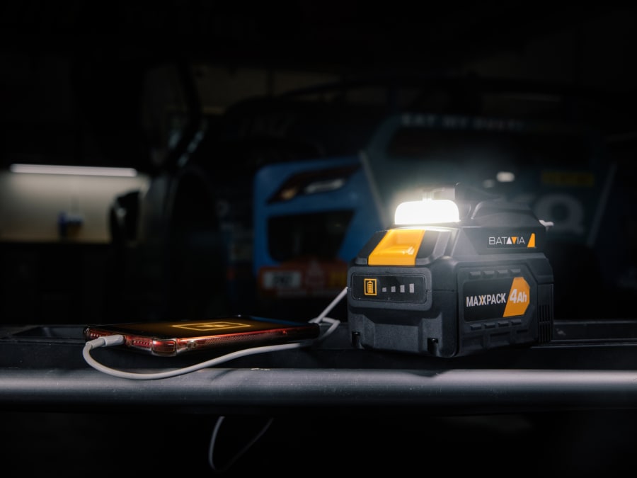 Batavia 7064210 18V USB Charging Adapter & Flashlight