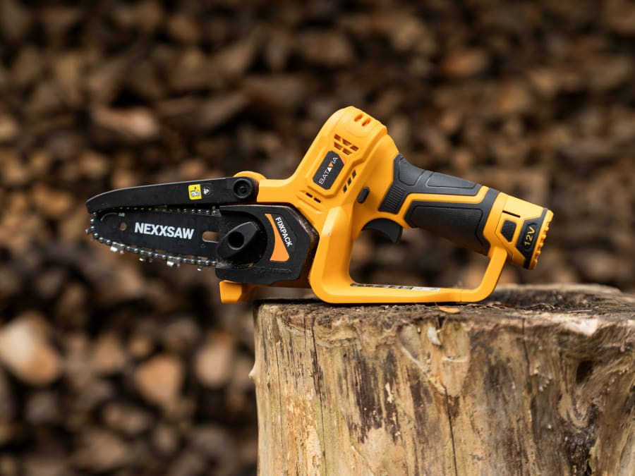 Batavia 7064635 12V One-Handed Chainsaw with 1 × 2Ah Battery