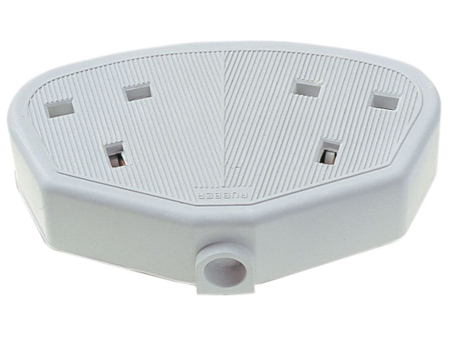 Dencon 9422WNB 13A 2-Gang Rubber Trailing Socket White