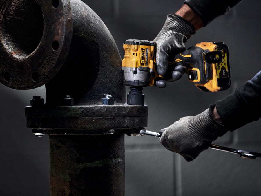 Dewalt Power Tools Dewalt DCF922P2TGB 18V XR Brushless 1/2in Impact Wrench with 2 × 5.0Ah