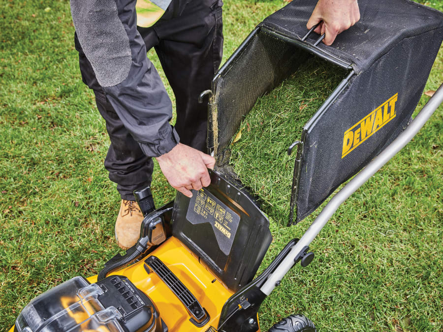 Dewalt Power Tools Dewalt DCMW564P2GB 18V XR Brushless Lawnmower with 2 × 5.0Ah Batteries