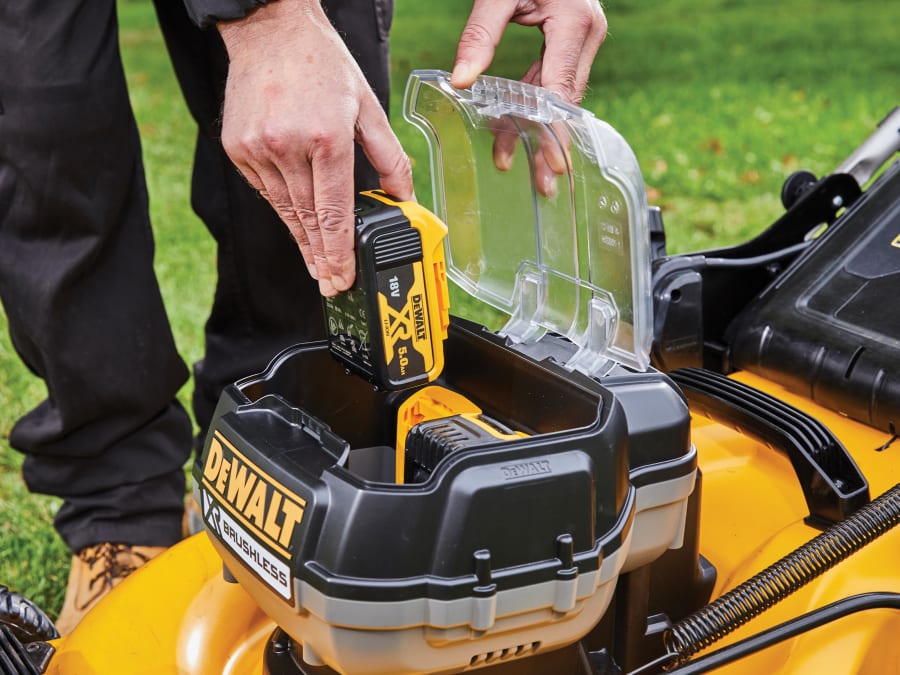 Dewalt Power Tools Dewalt DCMW564P2GB 18V XR Brushless Lawnmower with 2 × 5.0Ah Batteries