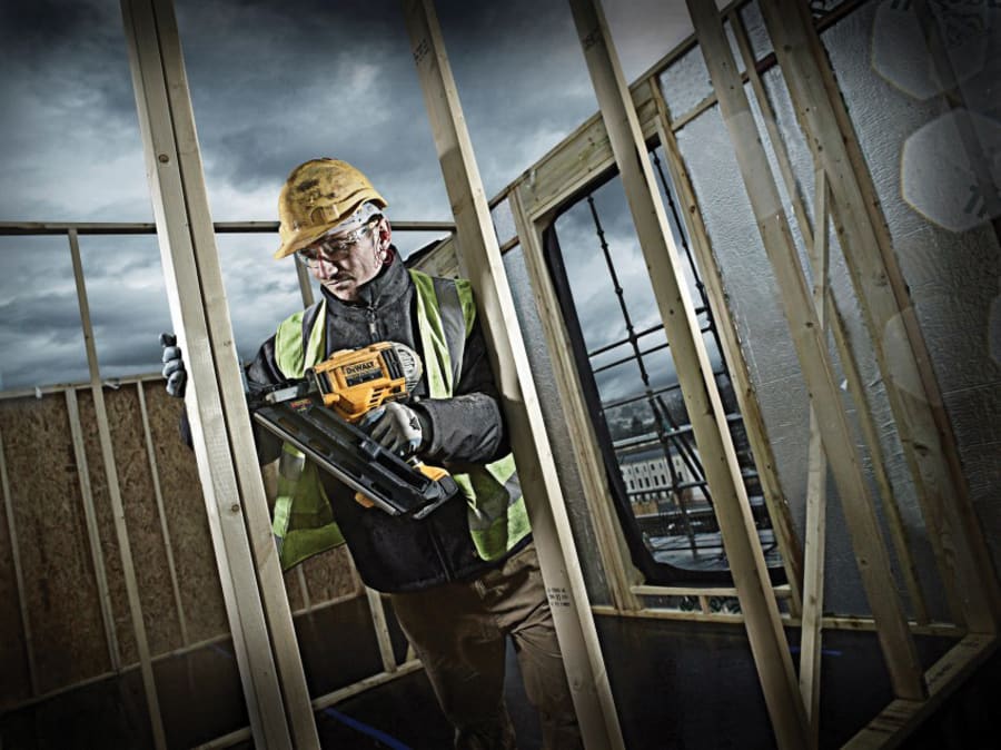 Dewalt Power Tools Dewalt DCN692P2GB 18V XR 2-Speed First Fix Nailer 90mm with 2 × 5.0Ah
