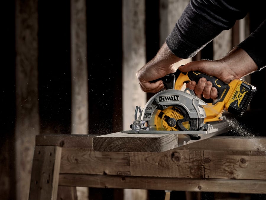 Dewalt Power Tools Dewalt DCS512P2GB 18V XR Brushless Circular Saw with 2 × 5.0Ah
