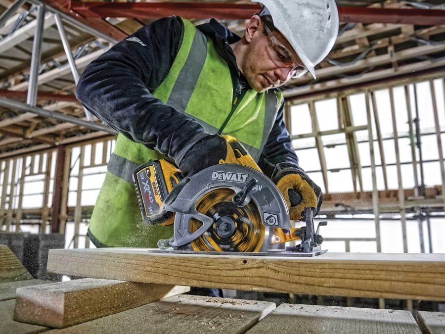 Dewalt Power Tools Dewalt DCS578T2GB 54V XR FlexVolt Circular Saw 190mm with 2 × 2.0Ah