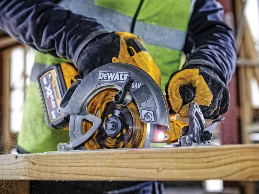 Dewalt Power Tools Dewalt DCS578X2GB 54V XR FlexVolt Circular Saw 190mm with 2 × 3.0Ah