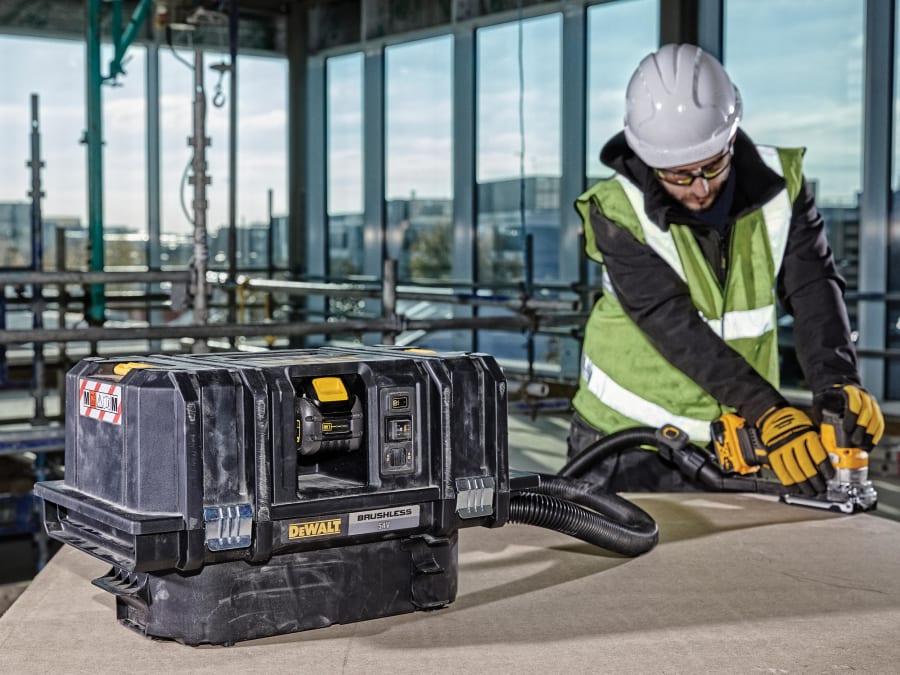 Dewalt Power Tools Dewalt DCV586MT2GB 54V XR FlexVolt Dust Extractor with 2 × 2.0Ah