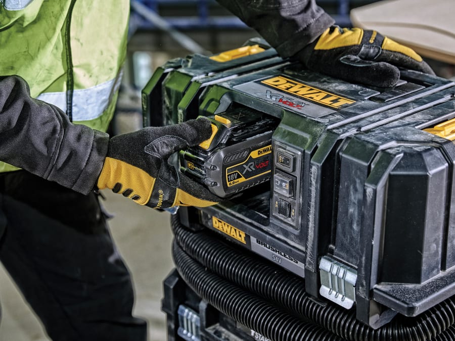 Dewalt Power Tools Dewalt DCV586MT2GB 54V XR FlexVolt Dust Extractor with 2 × 2.0Ah