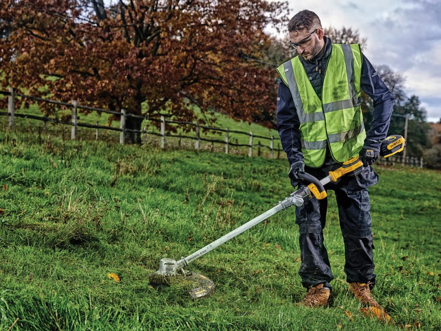 Dewalt Power Tools Dewalt DCMST561P1 18V XR Brushless String Trimmer with 1 × 5.0Ah