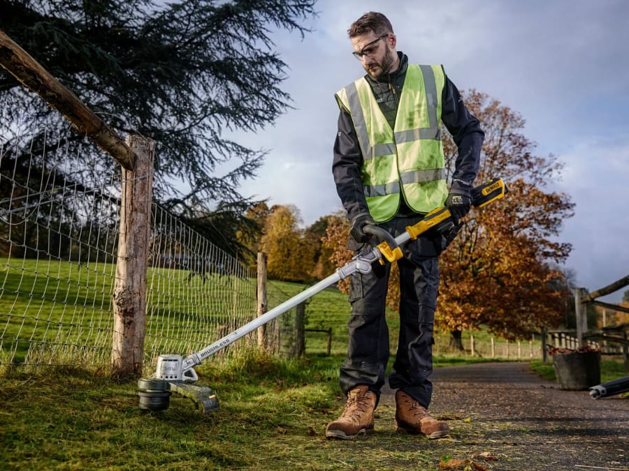 Dewalt Power Tools Dewalt DCMST561P1 18V XR Brushless String Trimmer with 1 × 5.0Ah