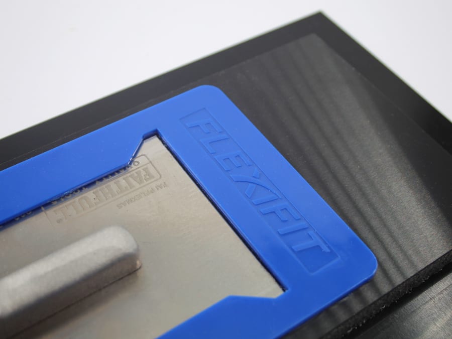 Faithfull FAIFLEXI16F 16in FlexiFit Trowel with Plastic Blade and Foam Kit