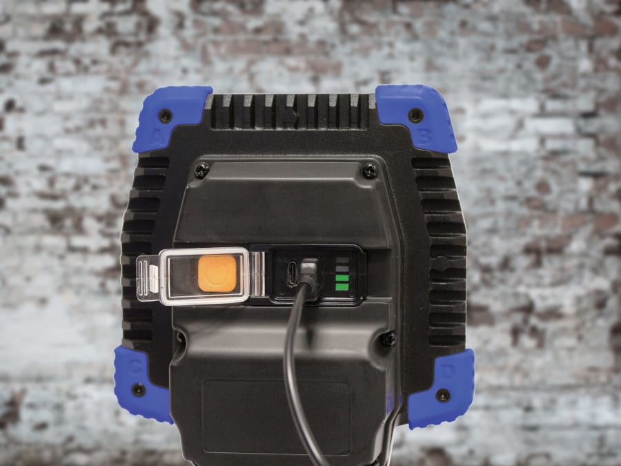 Faithfull Power Plus JF8700030W 30W Rechargeable Clip Light