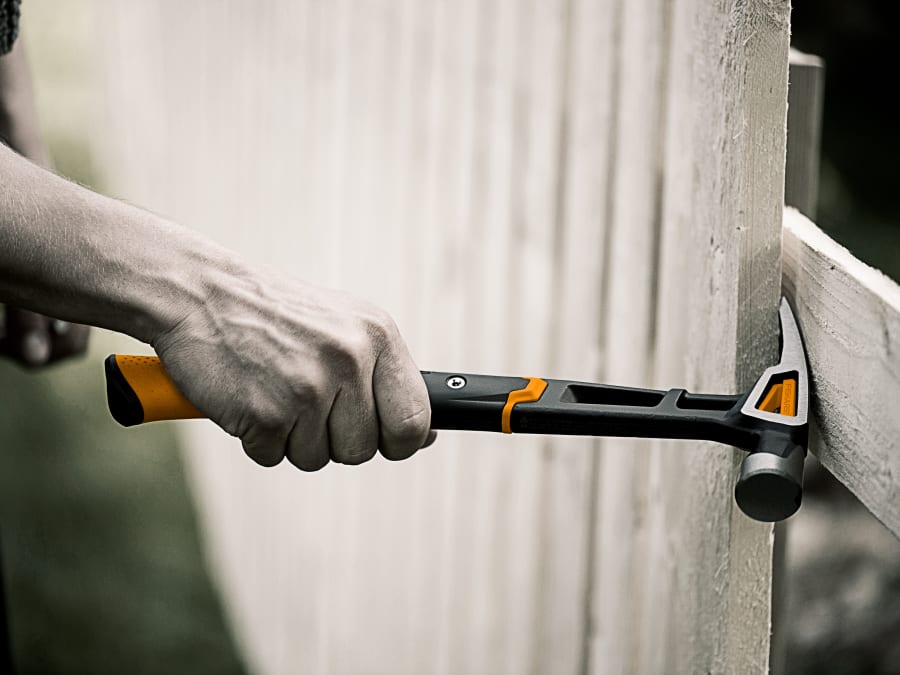 Fiskars 1020214 IsoCore General Use Hammer 570g