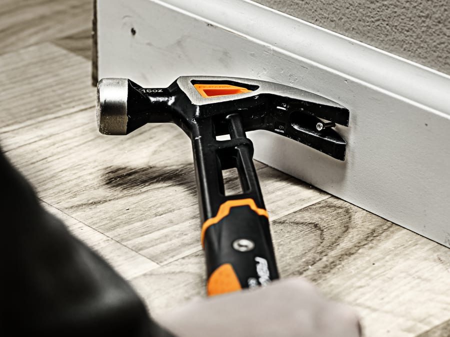 Fiskars 1027202 IsoCore Curved Finishing Hammer 450g