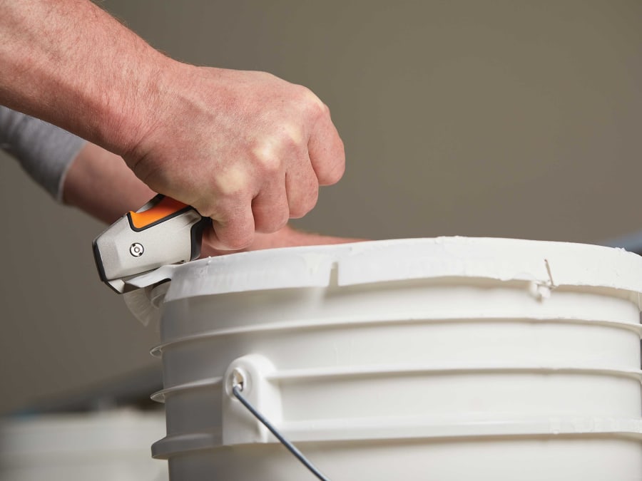 Fiskars 1027225 CarbonMax Painters Utility Knife