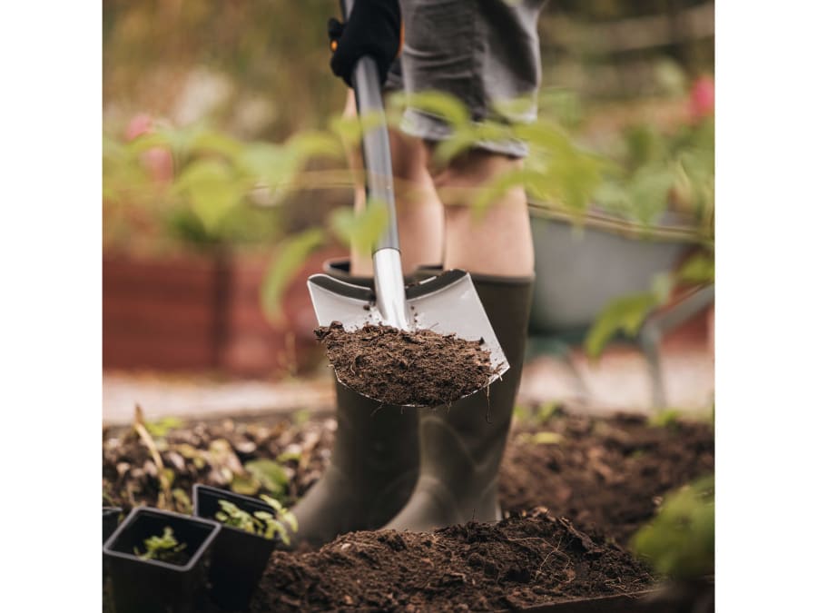 Fiskars 1066710 Ergonomic Rounded Spade