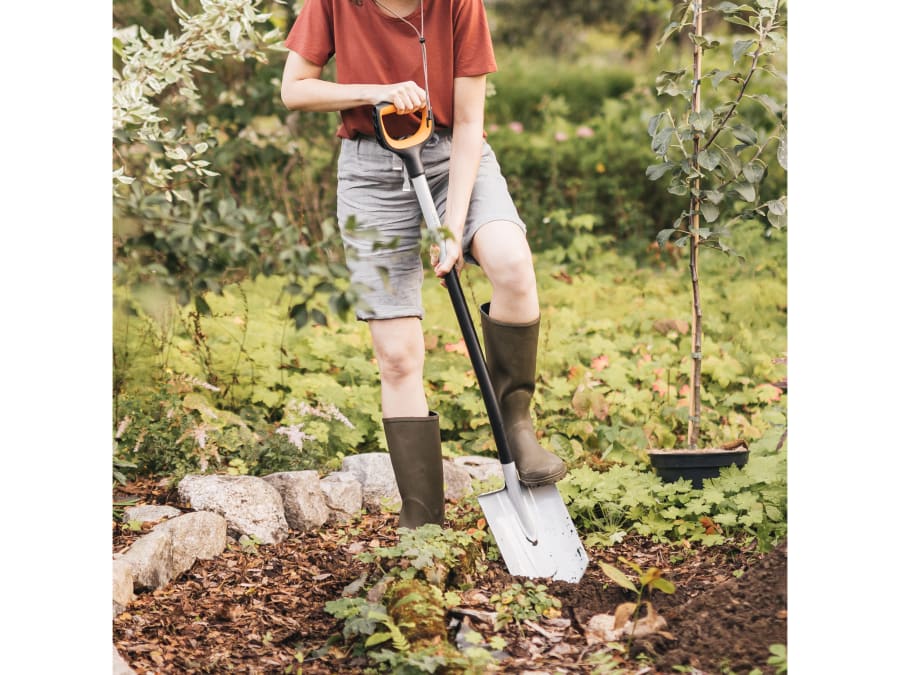 Fiskars 1066729 Xact Pointed Spade