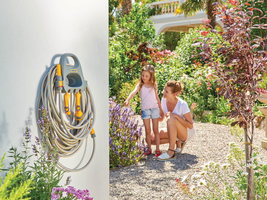 Hozelock 100000836 Hose Hanger with 20m Hose & Fittings