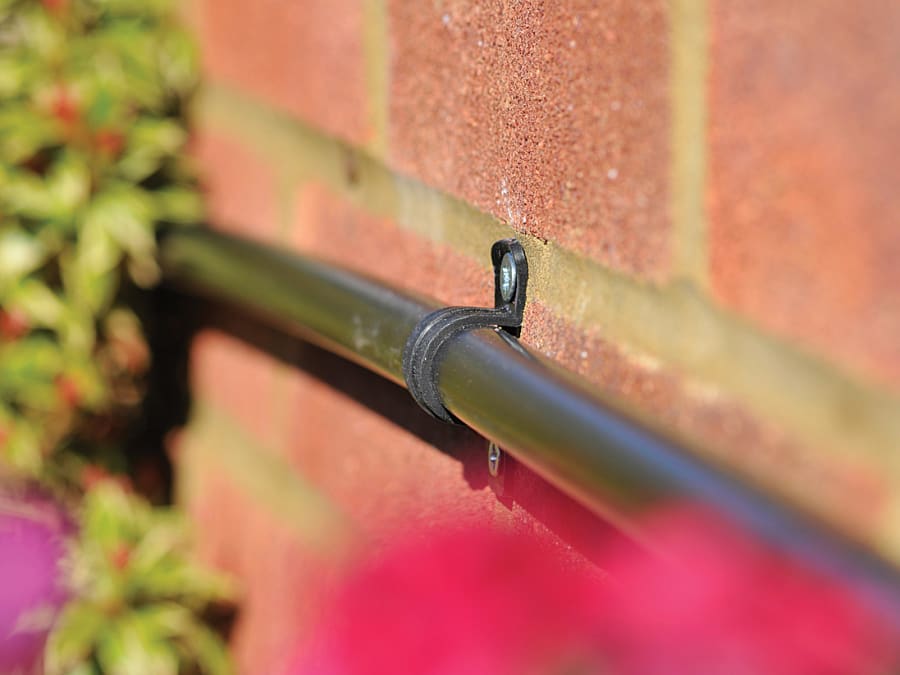 Hozelock 100001340 13mm Wall Clip Pack of 12