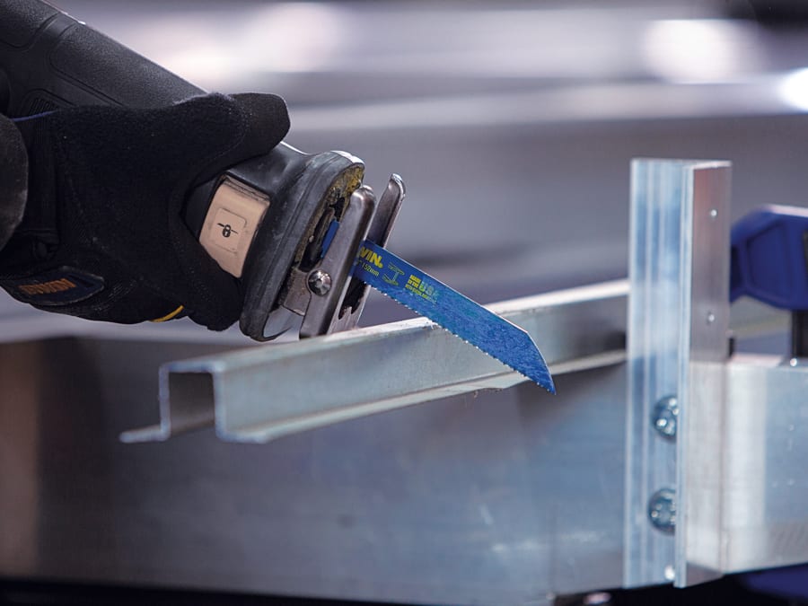 Irwin 10504152 Sabre Saw Blade Metal Cutting 150mm 14 TPI