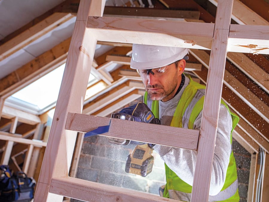 Irwin 10504158 225mm Nail Embedded Wood Cutting Sabre Saw Blade (Pack 5)