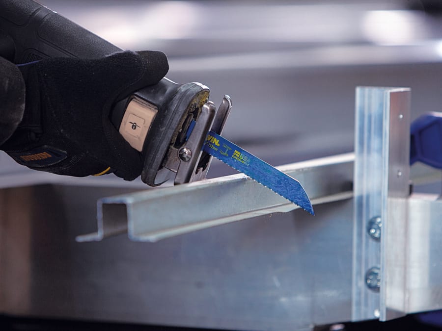 Irwin 10506424 150mm 14 TPI Metal Cutting Sabre Saw Blade Pack of 2