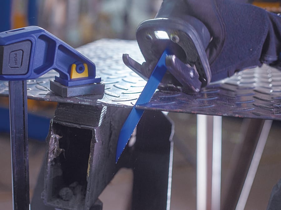 Irwin 10506426 Sabre Saw Blade Metal Cutting 200mm 18 TPI with 2 Blades