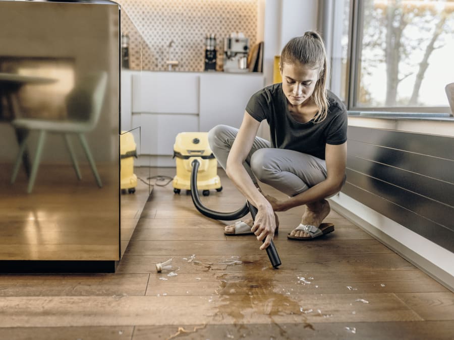 Karcher 16280020 WD 2 Plus Wet & Dry Vacuum 1000W 240V