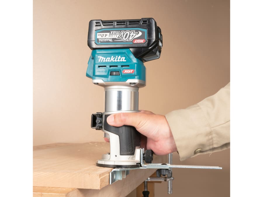 Makita RT001GD202 40Vmax Router Trimmer with 2 × 2.5Ah Batteries
