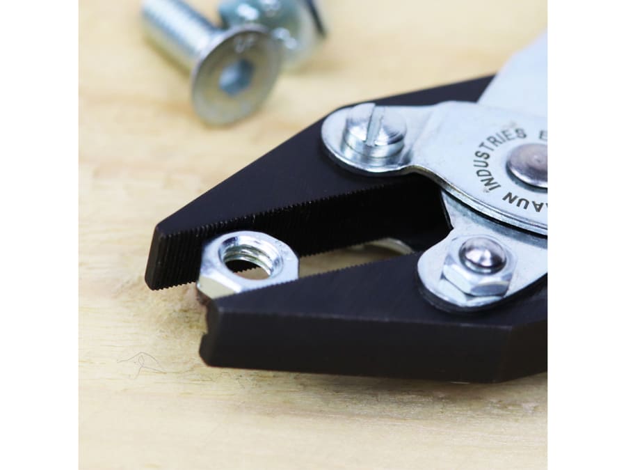 Maun 4860160 160mm Flat Nose Pliers with Serrated Jaws