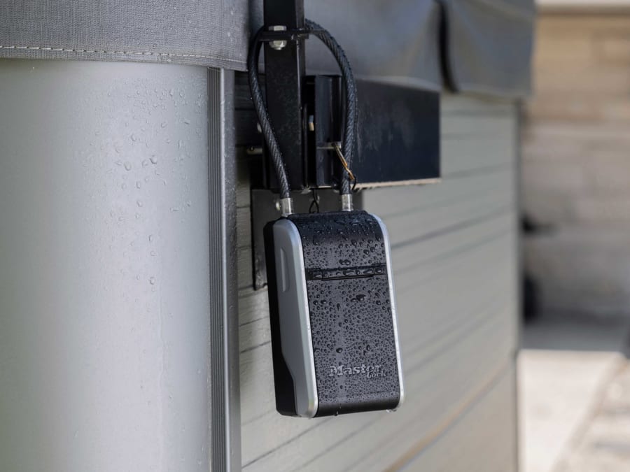 Master Lock 5482EURD Select Access Flexible Shackle Key Lock Box