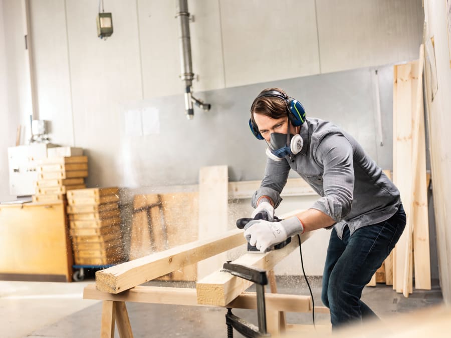 Moldex 703201 Series 7000 Half Mask with 2 × P3 R Filters