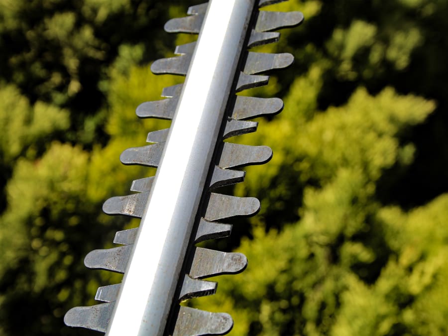 Olympia Power Tools X20S 20V Cordless Hedge Trimmer with 1 × 2.0Ah Battery