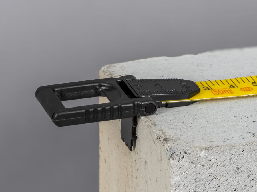 Roughneck 43330 30m Fibreglass Tape Measure