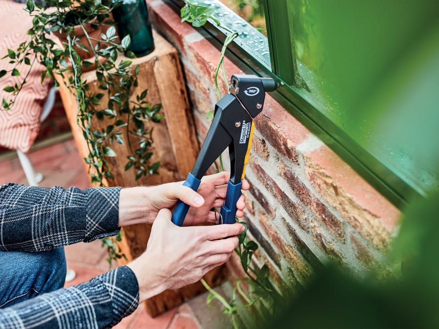 Rapid 5001128 RP60 Multi Pivoting Head Riveter with Case