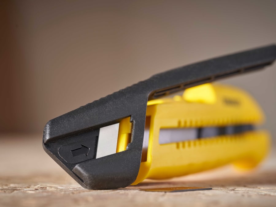 Stanley Hand Tools Stanley STHT104890 18mm Slide Snap-Off Knife with Blade Breaker